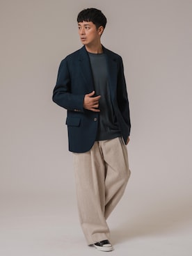 「EDIFICE（エディフィス）のアイテム（その他パンツ）」を使った、EDIFICE OFFICIALさん（メンズ・176cm）の秋コーディネート