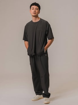 「EDIFICE（エディフィス）のアイテム（その他パンツ）」を使った、EDIFICE OFFICIALさん（メンズ・176cm）の夏コーディネート
