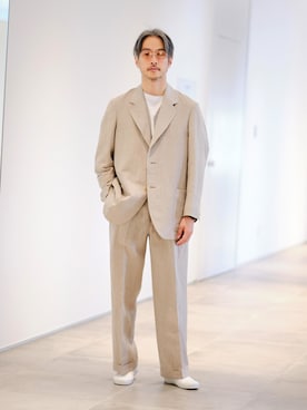 「EDIFICE LA BOUCLE（エディフィスラブークル）のアイテム（スラックス）」を使った、EDIFICE OFFICIALさん（メンズ・172cm）の春コーディネート
