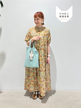 「l'atelier du savon（アトリエドサボン）のばらのプリント ギャザーロングワンピース（ワンピース、オレンジ系）」を使った、アトリエドゥサボンさん（レディース・156cm）の夏コーディネート