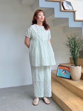 「l'atelier du savon（アトリエドサボン）のシャ－リングチェック/ストライプ　リラックスパンツ（その他パンツ、グリーン系）」を使った、アトリエドゥサボンさん（レディース・150cm）の夏コーディネート
