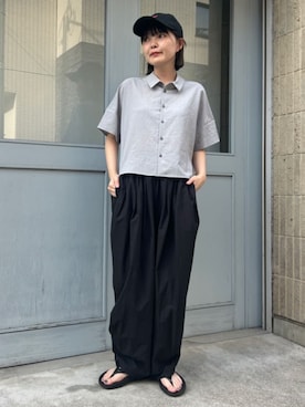 「fig Ｌondon（フィグロンドン）のTeddy shirt（シャツ/ブラウス、グレー系）」を使った、アトリエドゥサボンさん（レディース・156cm）の夏コーディネート