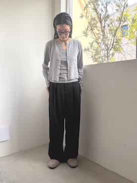 「fig Ｌondon（フィグロンドン）の3tuck pants（スラックス、ブラック系）」を使った、アトリエドゥサボンさん（レディース・153cm）の夏コーディネート