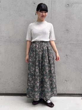 「fig Ｌondon（フィグロンドン）のLilly half sleeve（ニット/セーター、グレー系）」を使った、アトリエドゥサボンさん（レディース・156cm）の夏コーディネート