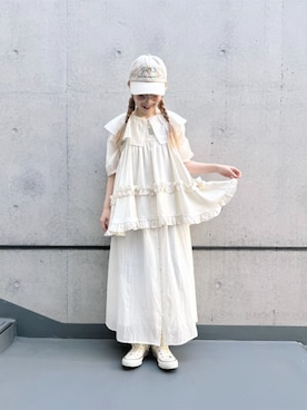 「fig Ｌondon（フィグロンドン）の_pure satin apron（スカート、ホワイト系）」を使った、アトリエドゥサボンさん（レディース・156cm）の夏コーディネート