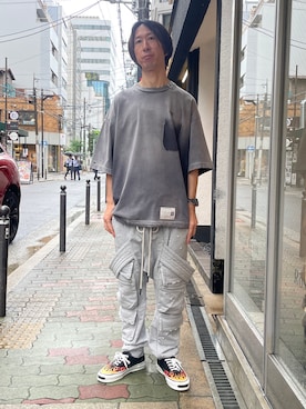 「Tシャツ」｜「アイテム（スウェットパンツ）」を使った、おかださん（メンズ・177cm）の夏コーディネート