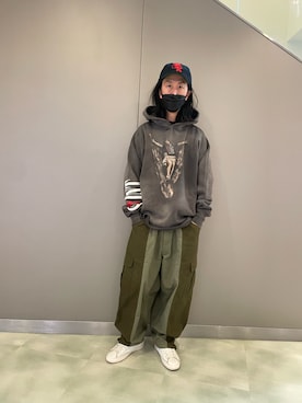 「ISAMU KATAYAMA BACKLASH（イサムカタヤマバックラッシュ）のアイテム（パンツ）」を使った、おかださん（メンズ・175cm）の春コーディネート