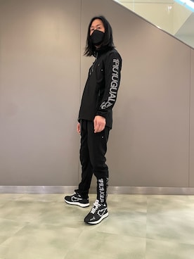 「1piu1uguale3 RELAX（ウノピュウノウグァーレトレリラックス）のアイテム（パンツ）」を使った、おかださん（メンズ・175cm）の春コーディネート