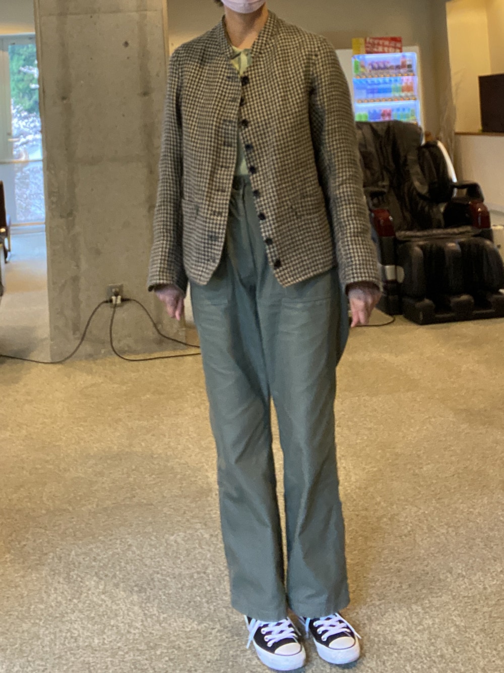 「50代コーデ、50代ファッション」｜「ANATOMICAのアイテム（ジャケット/アウター、ベージュ系）」を使った、kamekoさん（レディース・168cm）の春コーディネートの1枚目の写真