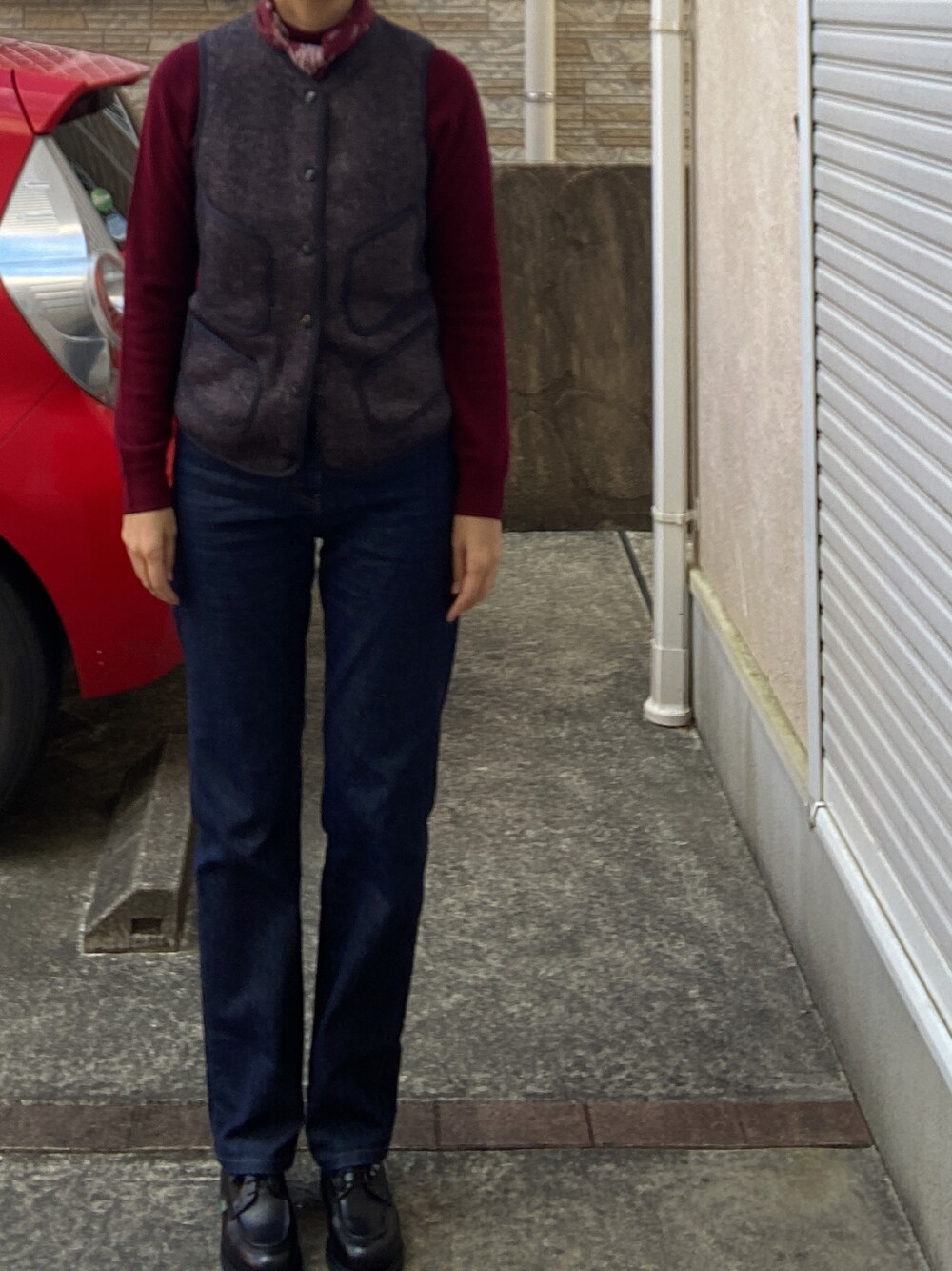 「50代ファッション」｜「UNIQLOのアイテム（デニムパンツ、ブルー系）」を使った、kamekoさん（レディース・168cm）の冬コーディネートの1枚目の写真