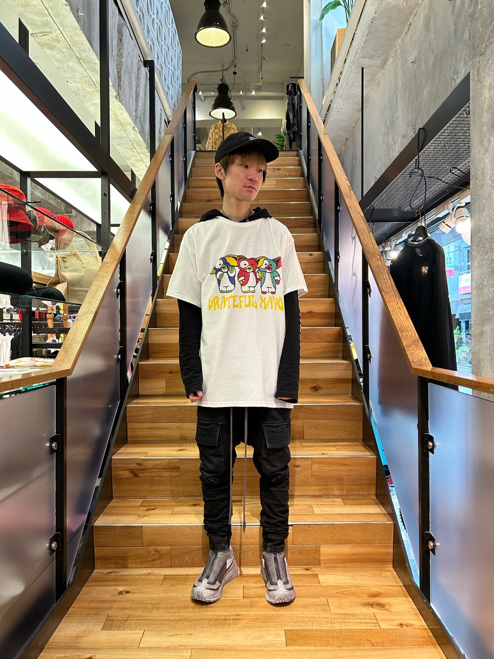「ROYAL FLASH」｜「ROYAL FLASHのMAYO/メイヨー/別注GFD Tシャツ（トップス、ピンク系）」を使った、yoshiaki matsufujiさん（メンズ・165cm）の春コーディネートの1枚目の写真