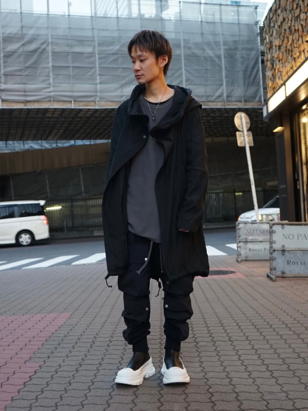 「ROYAL FLASH、ROYAL FLASH ueno、nude:masahiko maruyama、ISAMU KATAYAMA BACKLASH、a.f artefact、Alexander McQueen」｜「nude:masahiko maruyamaのアイテム（ジャケット/アウター、ブラック系）」を使った、yoshiaki matsufujiさん（メンズ・165cm）の冬コーディネートの1枚目の写真