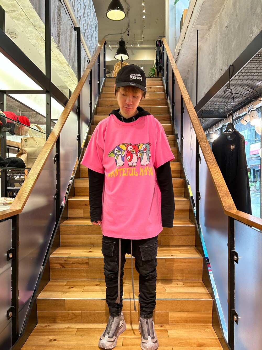 「ROYAL FLASH」｜「ROYAL FLASHのMAYO/メイヨー/別注GFD Tシャツ（トップス、ピンク系）」を使った、yoshiaki matsufujiさん（メンズ・165cm）の春コーディネートの1枚目の写真