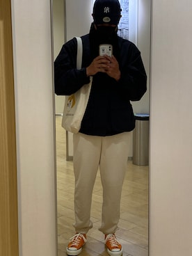 「アイテム（スウェットパンツ、ホワイト系）」を使った、勝俣さん（メンズ・176cm）の春コーディネート