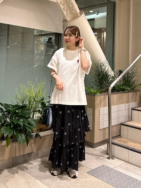 「CIAOPANIC TYPY（チャオパニックティピー）のカラビナ付きベロアスタッズ巾着BAG（トートバッグ）」を使った、manaさん（レディース・159cm）の秋コーディネート