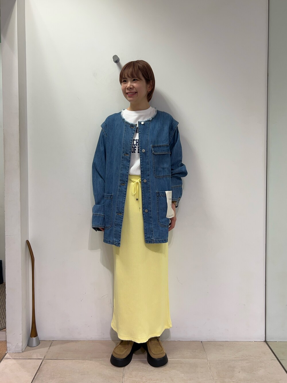 「チャオパニックティピー(CIAOPANIC TYPY)、CIAOPANIC TYPY、ジャケット、春色、デニム、デニムジャケット、カジュアル、カジュアルコーデ、スカート、春、春コーデ、春アウター、ロンT、ootd、おでかけコーデ」｜「CIAOPANIC TYPYの【新色追加】マルチウェイデニムワークジャケット（デニムジャケット、ブルー系）」を使った、manaさん（レディース・159cm）の春コーディネートの1枚目の写真