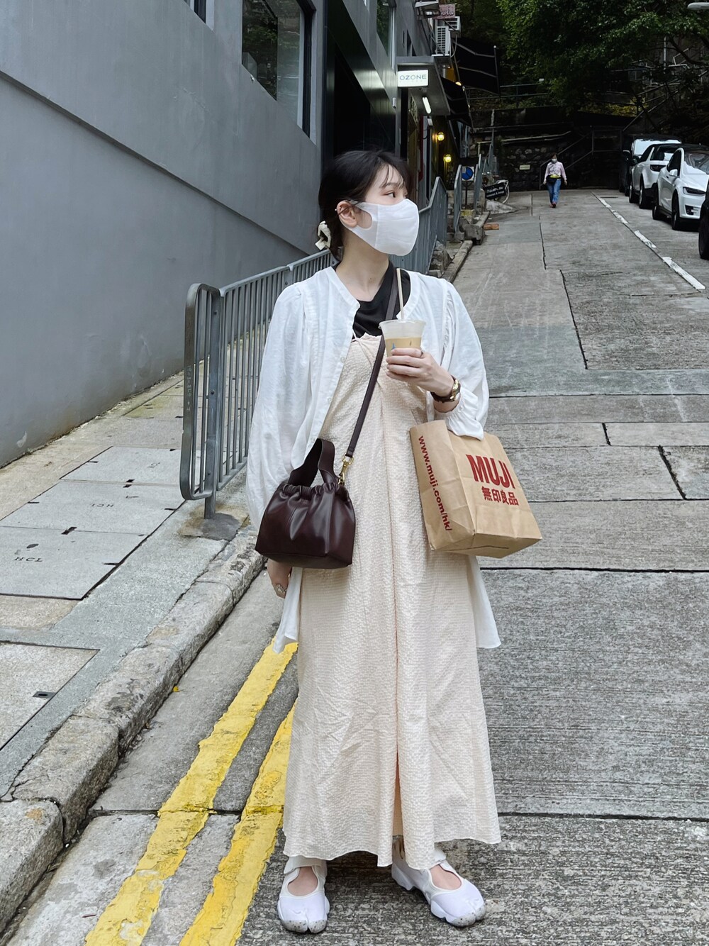 「NIKEのWMNS NIKE AIR RIFT　DJ4639-121（スニーカー、ホワイト系）」を使った、bincyさん（レディース・158cm）の春コーディネートの1枚目の写真