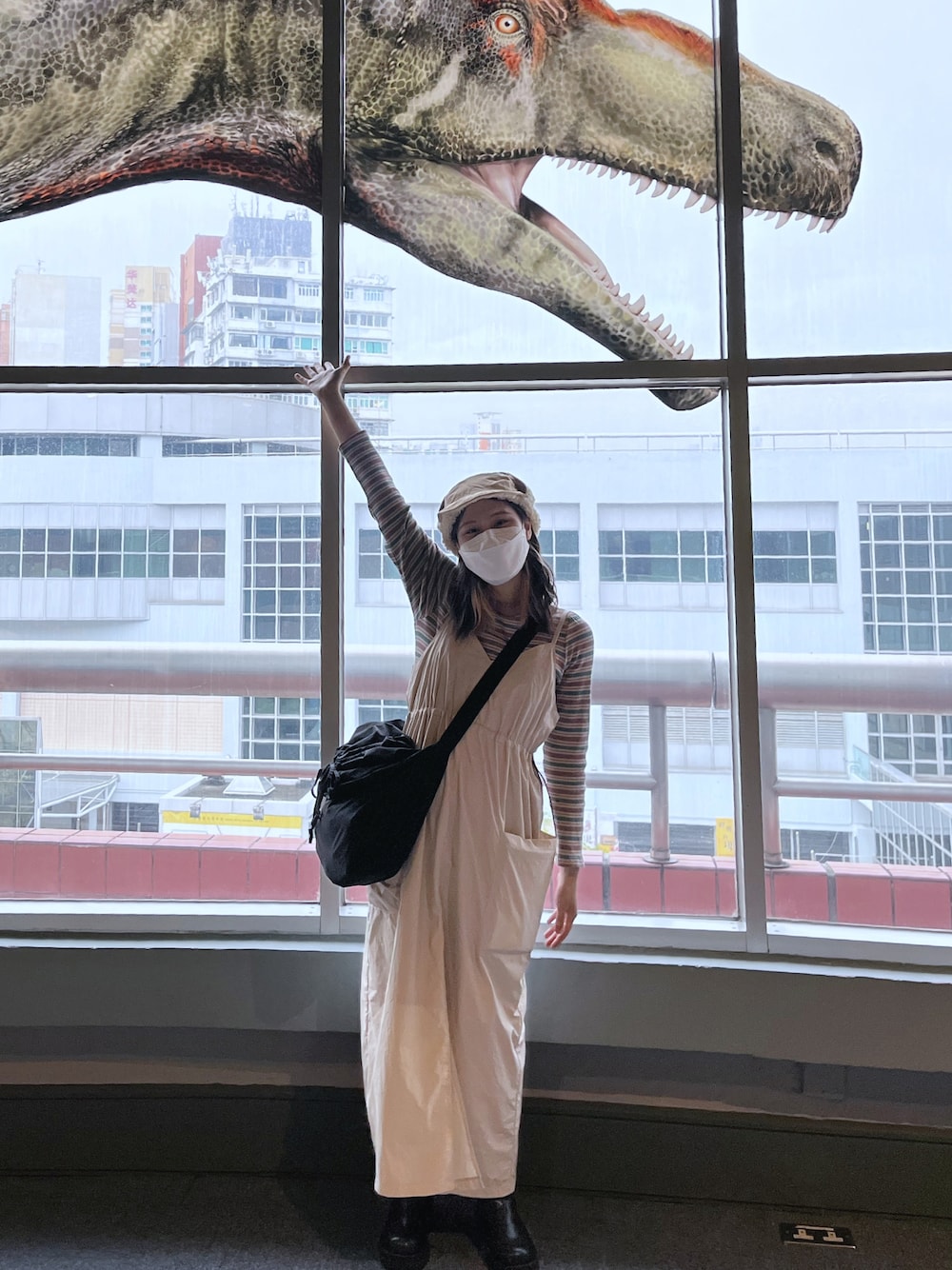 「Kastaneの【サイズ展開あり】ミリタリーナイロンジャンスカ（ワンピース、ホワイト系）」を使った、bincyさん（レディース・158cm）の秋コーディネートの1枚目の写真