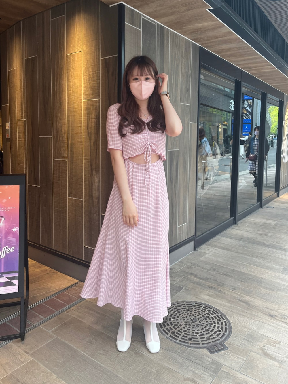 「大人コーデ、カジュアル、大人かわいい、春コーデ、ワンピーススタイル、ワンピース、骨格ナチュラル、ナイスクラップ、nice claup、高身長女子、高身長コーデ、肌見せ、キャミワンピ、ピンクコーデ、ピンク」｜「one after another NICE CLAUPのマルチWAYで着回せる。しぼしぼセットワンピース（ワンピース、ピンク系）」を使った、なぎなぎさん（レディース・164cm）の春コーディネートの1枚目の写真