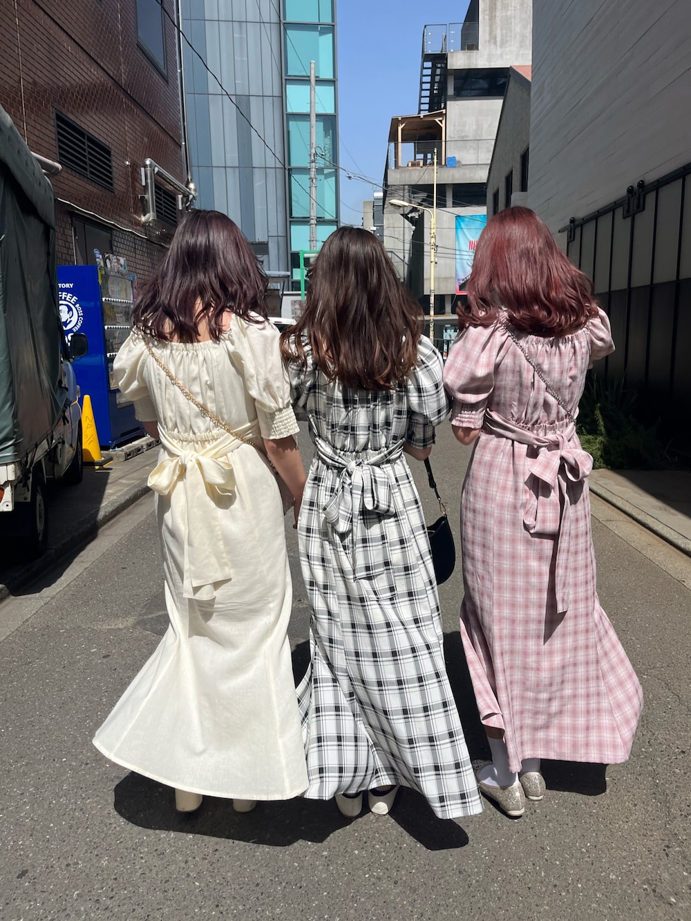 「春、春コーデ、大人コーデ、キレイめ、大人かわいい、高身長女子、高身長コーデ、ワンピース、ロングワンピース、ナイスクラップ、nice claup、シミラールック、お揃いコーデ」｜「one after another NICE CLAUPの【ZOZO先行予約】リネンスリットカラーロングワンピース（ワンピース、ピンク系）」を使った、なぎなぎさん（レディース・164cm）の春コーディネートの1枚目の写真
