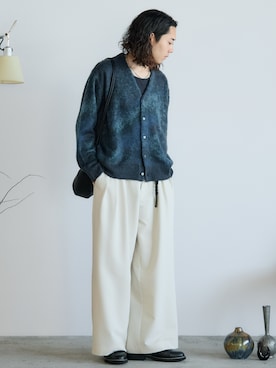 「アイテム（スラックス）」を使った、れいたさん（メンズ・167cm）の秋コーディネート