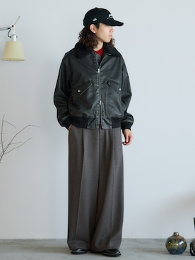 「アイテム（スラックス）」を使った、れいたさん（メンズ・167cm）の秋コーディネート