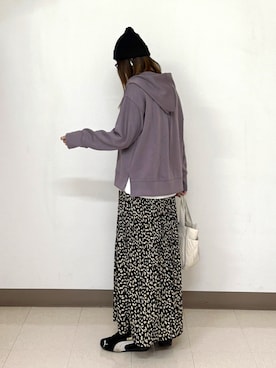 「アイテム（パーカー）」を使った、UMiSatoさん（レディース・163cm）の秋コーディネート