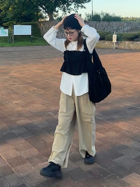 「アイテム（カーゴパンツ）」を使った、UMiSatoさん（レディース・163cm）の秋コーディネート