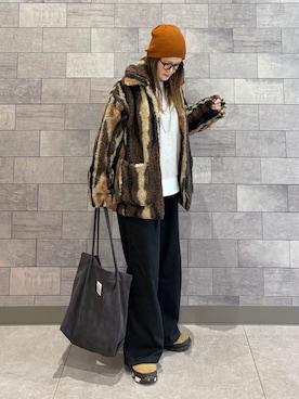 「アイテム（トートバッグ）」を使った、UMiSatoさん（レディース・163cm）の冬コーディネート