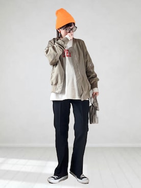 「LEE」｜「アイテム（MA-1）」を使った、UMiSatoさん（レディース・163cm）の秋コーディネート