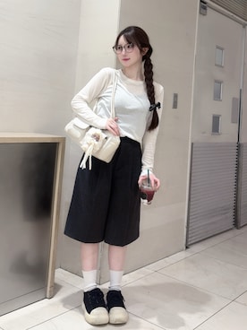 「ARULE（アルール）のA'GEM/9 × .kom 『ARULE/アルール』 スニーカー（スニーカー、ブラック系）」を使った、mayu さん（レディース・155cm）の秋コーディネート