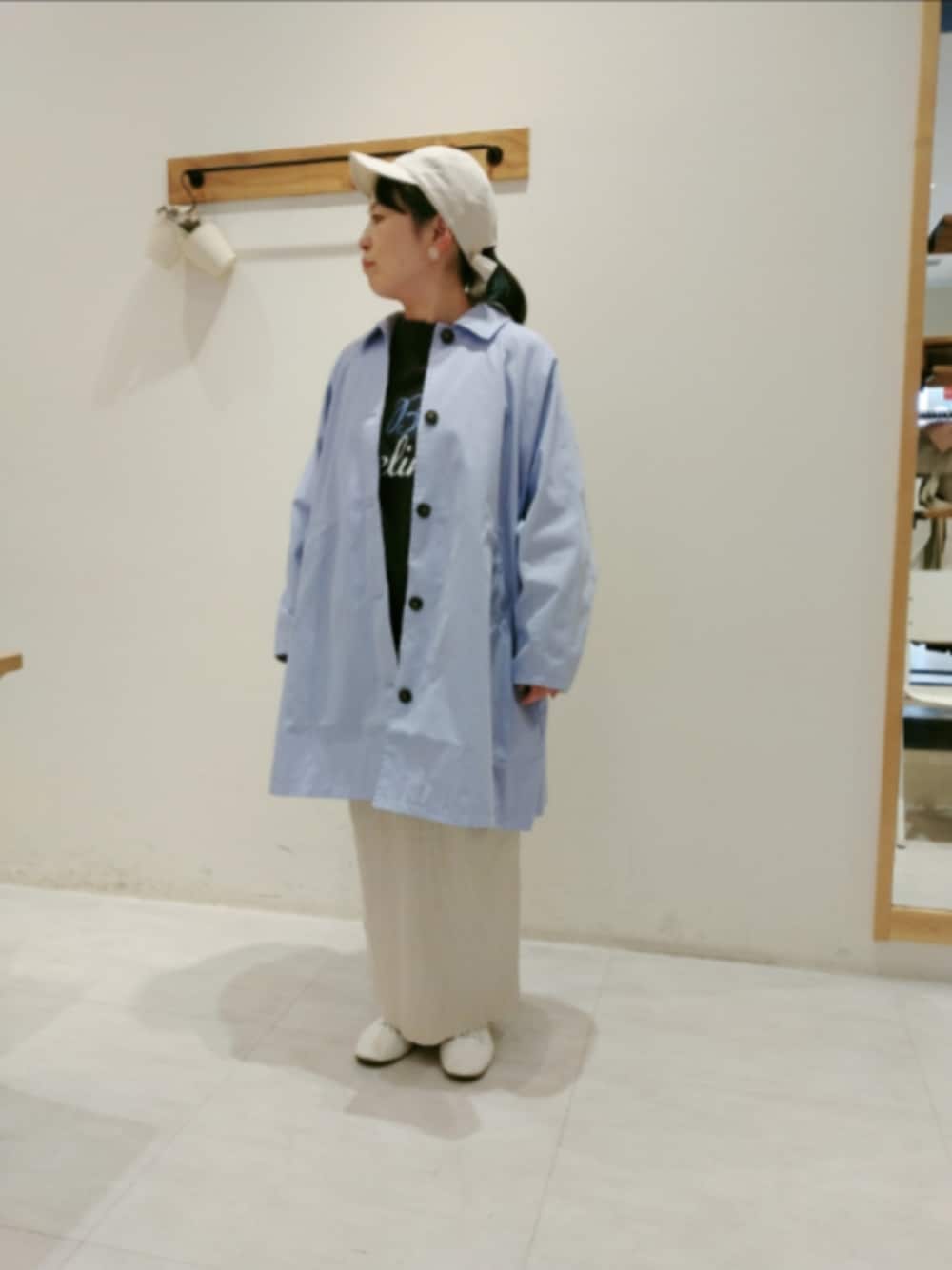 「花粉ブロック、ステンカラーコート、サマンサモスモス、ロンT、リブスカート、おしゃれさんと繋がりたい」｜「Samansa Mos2の【花粉防止】ステンカラーコート（ステンカラーコート、パープル系）」を使った、Yukiko Katoさん（レディース・158cm）の春コーディネートの1枚目の写真
