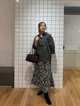 「SENSE OF PLACE by URBAN RESEARCH（センスオブプレイスバイアーバンリサーチ）のアニマルパターンナロースカート（スカート）」を使った、ナギサさん（レディース・160cm）の秋コーディネート