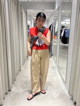 「SENSE OF PLACE by URBAN RESEARCH（センスオブプレイスバイアーバンリサーチ）の『汗ジミ防止』SKINProofノースリーブロールTシャツ（タンクトップ、レッド系）」を使った、ナギサさん（レディース・160cm）の夏コーディネート