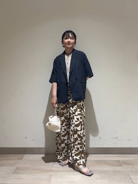 「アイテム（テーラードジャケット）」を使った、ナギサさん（レディース・160cm）の夏コーディネート