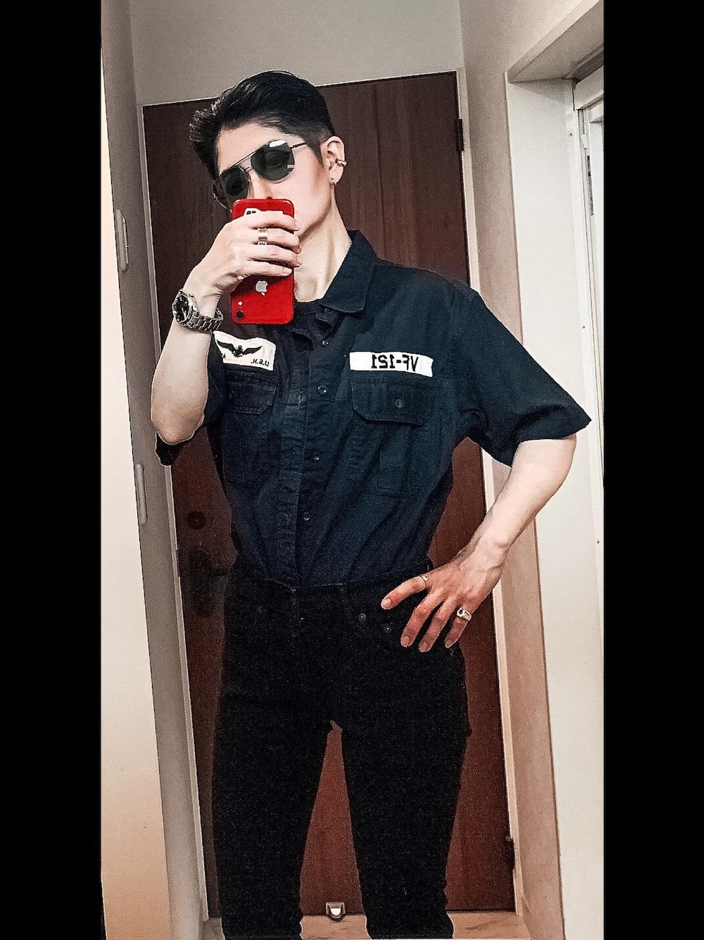 「AVIREX、ミリタリー、ミリタリージャケット、ミリタリーコーデ、メンズファッション、メンズライク、メンズコーデ、オトナカジュアル、夏服、アメカジ、アメカジコーデ、空軍、サングラス、サンダルコーデ、オールバック」｜「AVIREXのアイテム（シャツ/ブラウス、ブルー系）」を使った、McGeeさん（レディース・162cm）の夏コーディネートの1枚目の写真