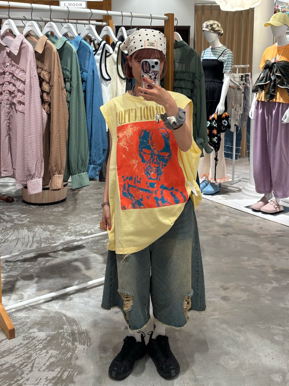「低身長女子、お洒落さんとつながりたい、夏、フェススタイル、ノースリーブ、バンダナ、ゆるコーデ、ootd、fashion、ハーフパンツ、カラーコーデ、ciaopanic、CIAOPANIC、ciaopanic広島」｜「SALOMONの【SALOMON】XT-PATHWAY 2（スニーカー、ブラック系）」を使った、華愛さん（レディース・149cm）の夏コーディネートの1枚目の写真
