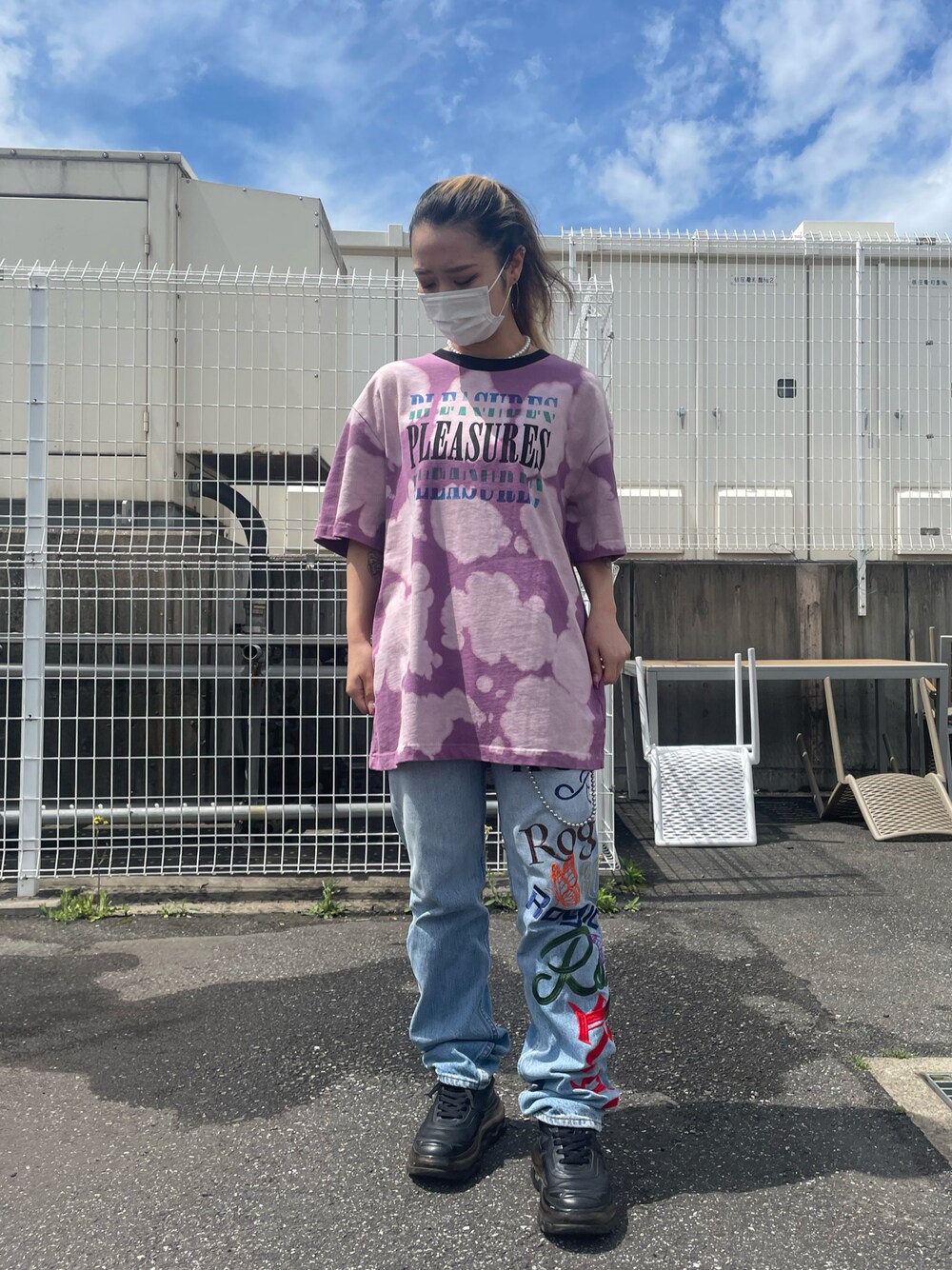 「LHP、LHPWOMEN、lhpprivatelab、pleasures、ストリート、春色、ビッグシルエット、いいね、save、フォローお願いします🤑」｜「PLEASURESのアイテム（Tシャツ/カットソー、パープル系）」を使った、yunaさん（レディース・155cm）の春コーディネートの1枚目の写真