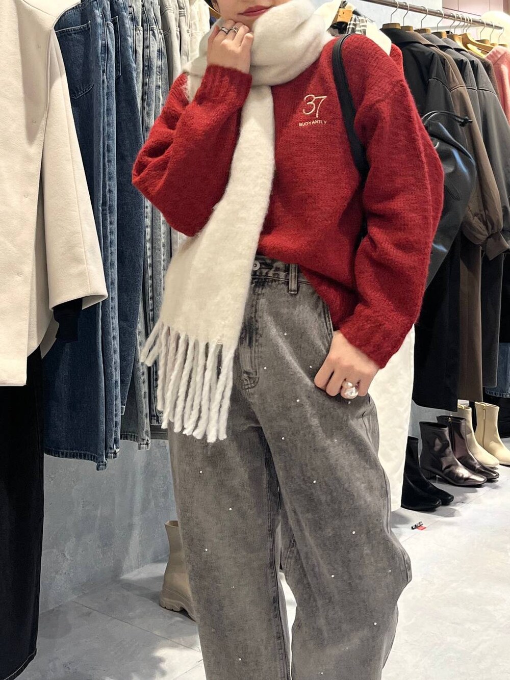 ビジューデニムパンツ 251672を使った人気ファッションコーディネート