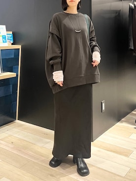 「LEPSIM（レプシィム）のストレッチサテンスカート　497324（スカート）」を使った、エムアイさん（レディース・162cm）の秋コーディネート