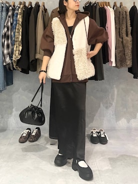 「LEPSIM（レプシィム）のドロストスクエアバッグ　578196（ショルダーバッグ）」を使った、エムアイさん（レディース・162cm）の秋コーディネート