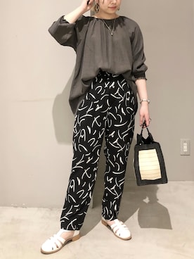 「ペイント」｜「アイテム（アクセサリー）」を使った、エムアイさん（レディース・162cm）の春コーディネート