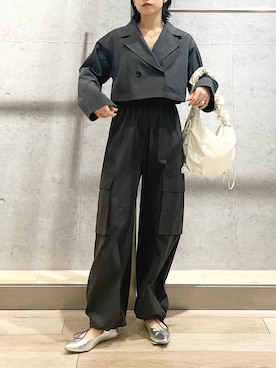 「ショート丈トップス」｜「アイテム（トレンチコート）」を使った、エムアイさん（レディース・162cm）の冬コーディネート