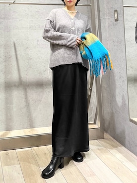 「LEPSIM（レプシィム）のストレッチサテンスカート　497324（スカート）」を使った、エムアイさん（レディース・162cm）の秋コーディネート