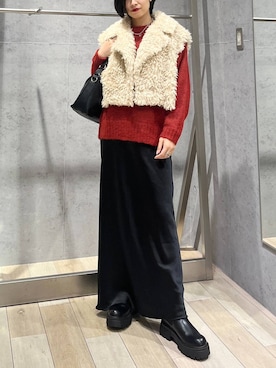 「LEPSIM（レプシィム）のストレッチサテンスカート　497324（スカート）」を使った、エムアイさん（レディース・162cm）の秋コーディネート