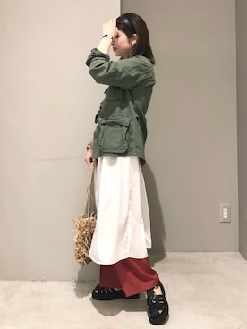 「フリンジバッグ」｜「アイテム（ジャケット/アウター）」を使った、エムアイさん（レディース・162cm）の春コーディネート