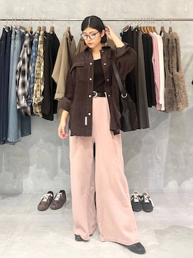「アイテム（スウェットパンツ、ピンク系）」を使った、エムアイさん（レディース・162cm）の秋コーディネート