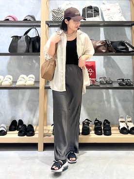 「LEPSIM（レプシィム）のストレッチサテンスカート　497324（スカート）」を使った、エムアイさん（レディース・162cm）の夏コーディネート