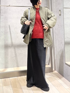 「LEPSIM（レプシィム）のストレッチサテンスカート　497324（スカート）」を使った、エムアイさん（レディース・162cm）の秋コーディネート