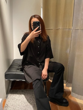 「Lui's（ルイス）のバンブーレーヨンスタンドカラーショートスリーブシャツ（シャツ/ブラウス、ブラック系）」を使った、五十嵐 あやさん（レディース・159cm）の春コーディネート